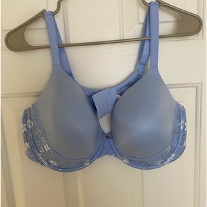 Victoria’s Secret full coverage bra, 42D